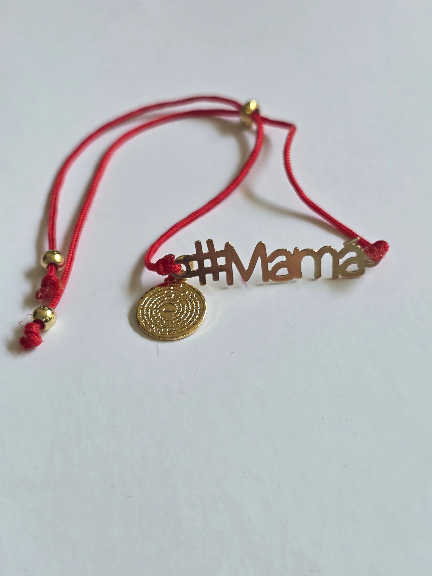 Mamá red cord