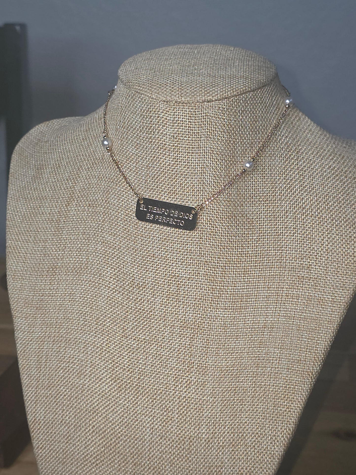 El tiempo de Dios es perfecto pearl necklace