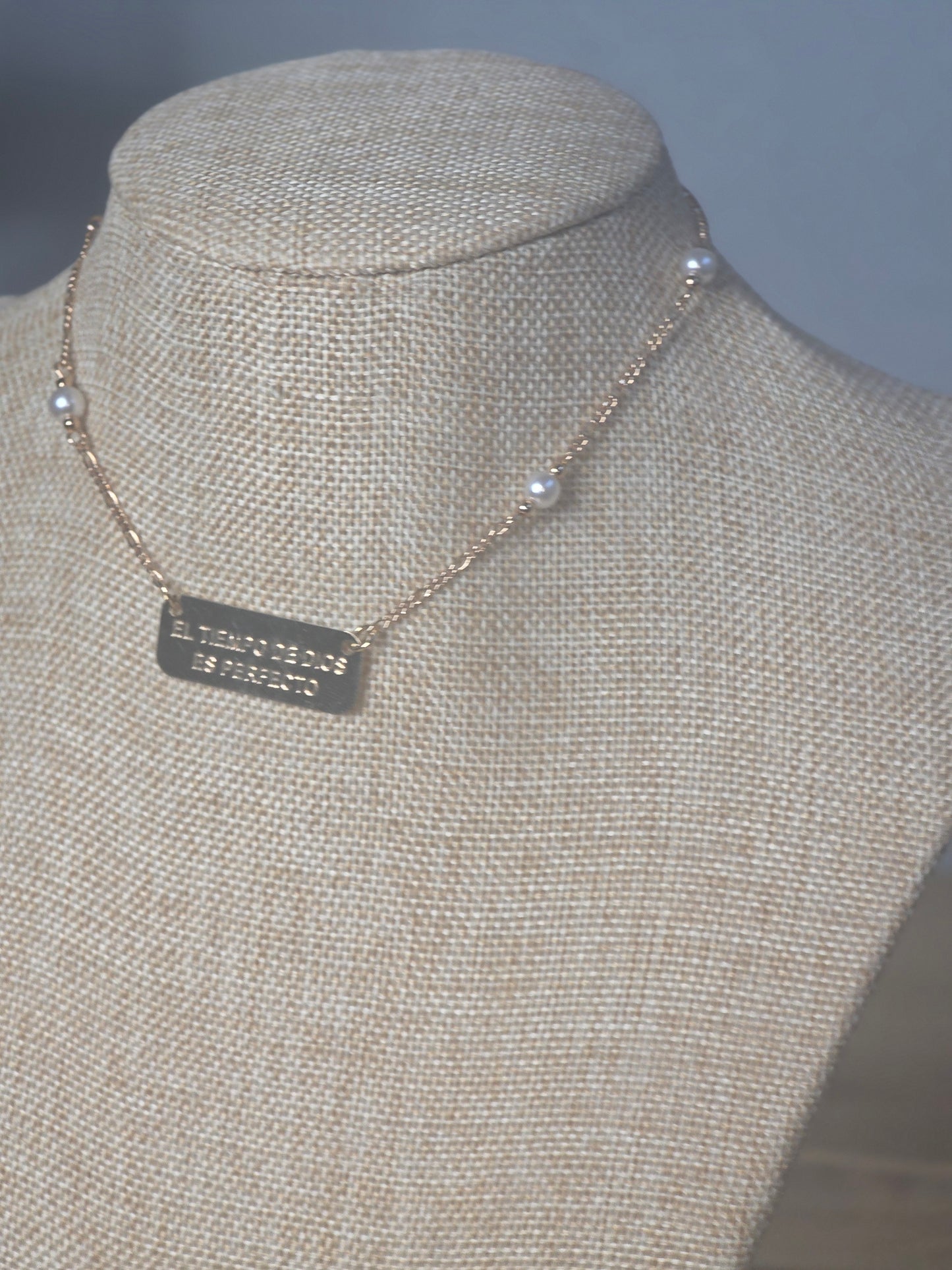 El tiempo de Dios es perfecto pearl necklace