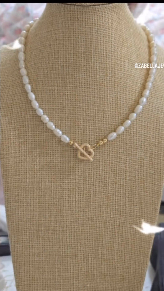 Heart pearl necklace